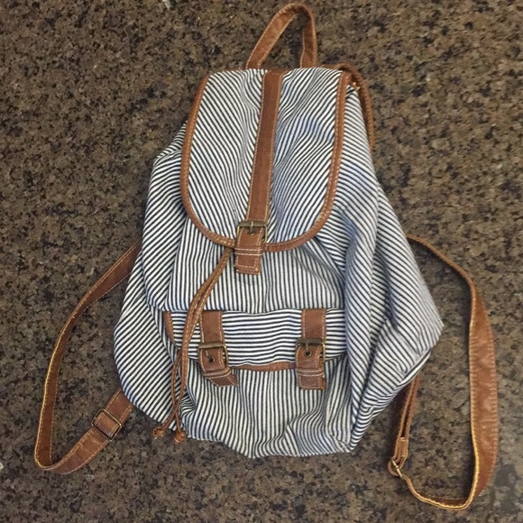 Claire's Handbags - 💕super cute back pack